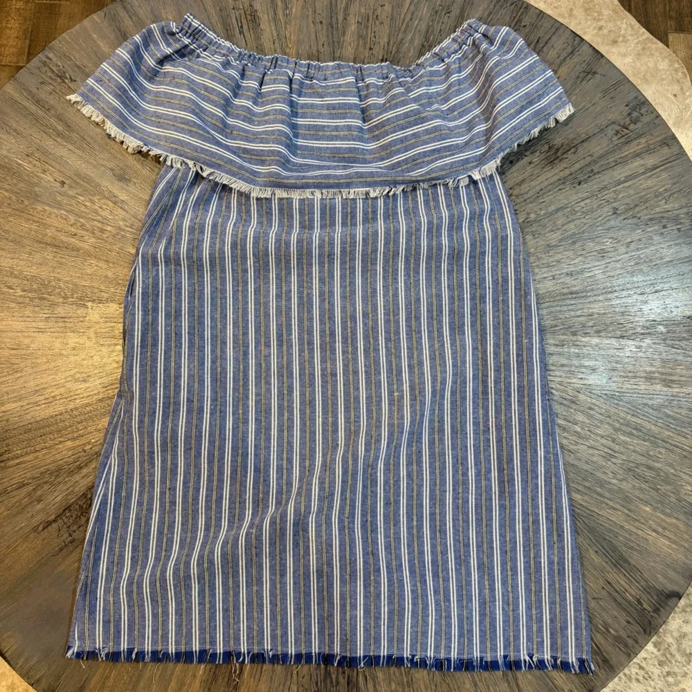 Ethereal by Francesca’s Off-Shoulder Chambray Stripe‎ Dress | Small